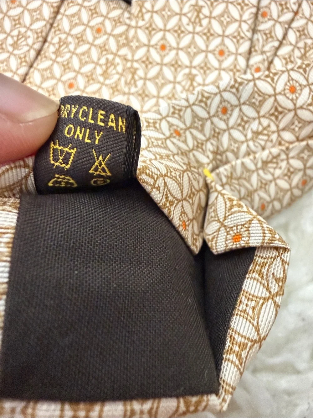 Louis Vuitton Monogram Cream and Tan Geometric Silk Tie